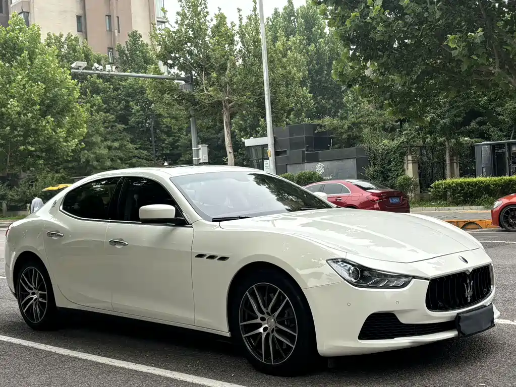 Maserati Ghibli 2015 — фото 1