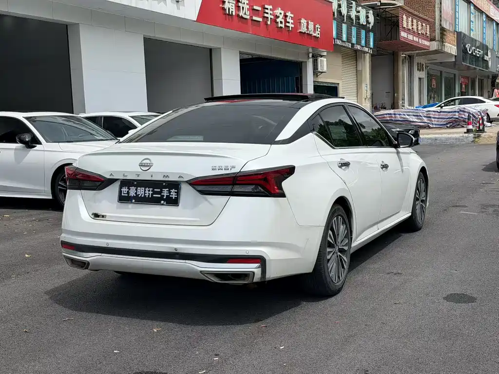 Nissan Teana 2023