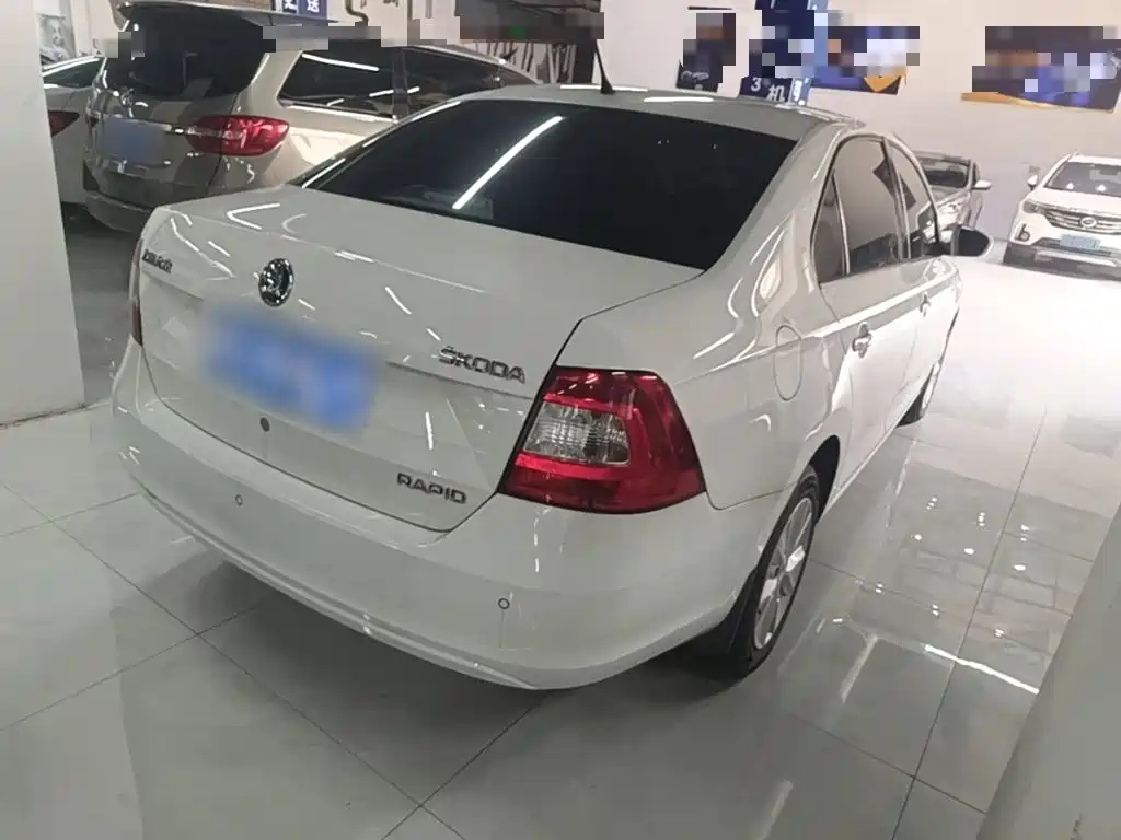 Skoda Rapid 2015