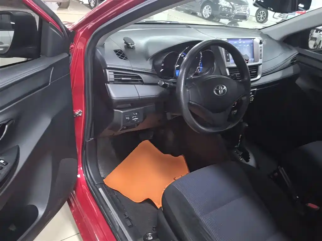 Toyota Yaris L 2018 — фото 16