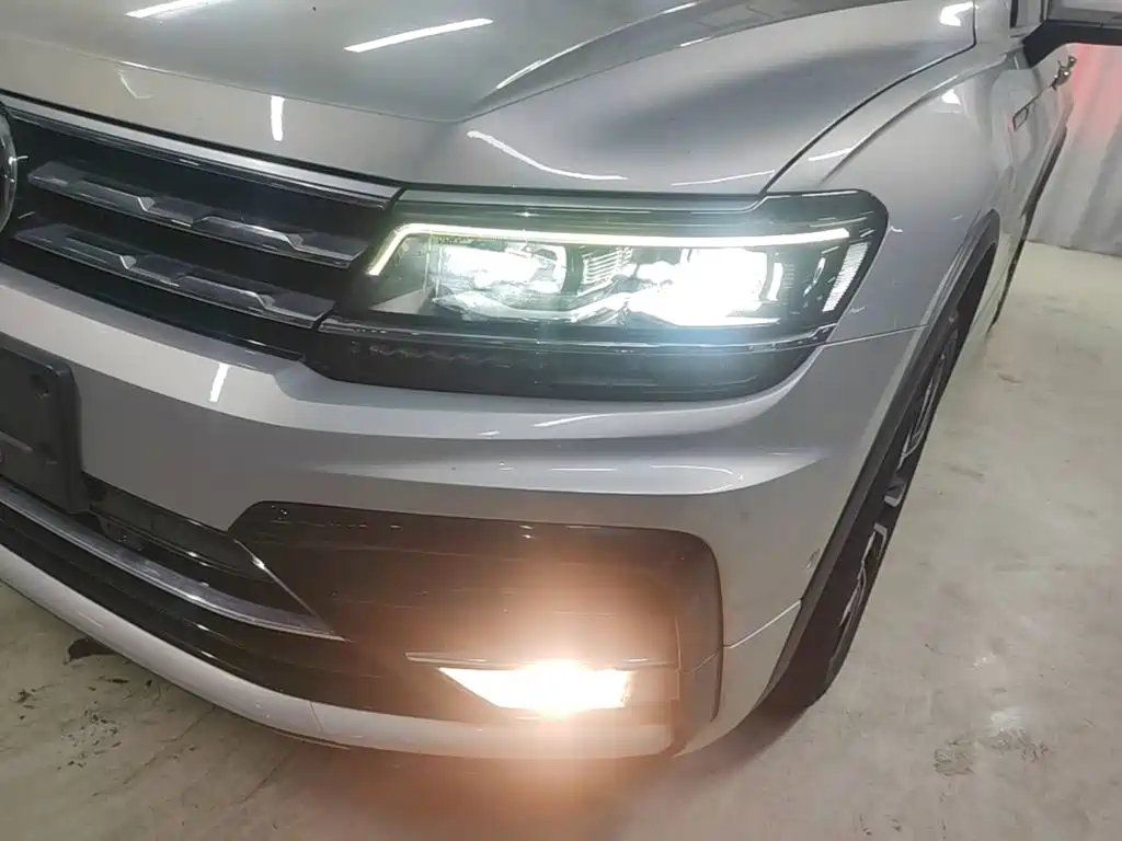 Volkswagen Tiguan L 2021 — фото 24