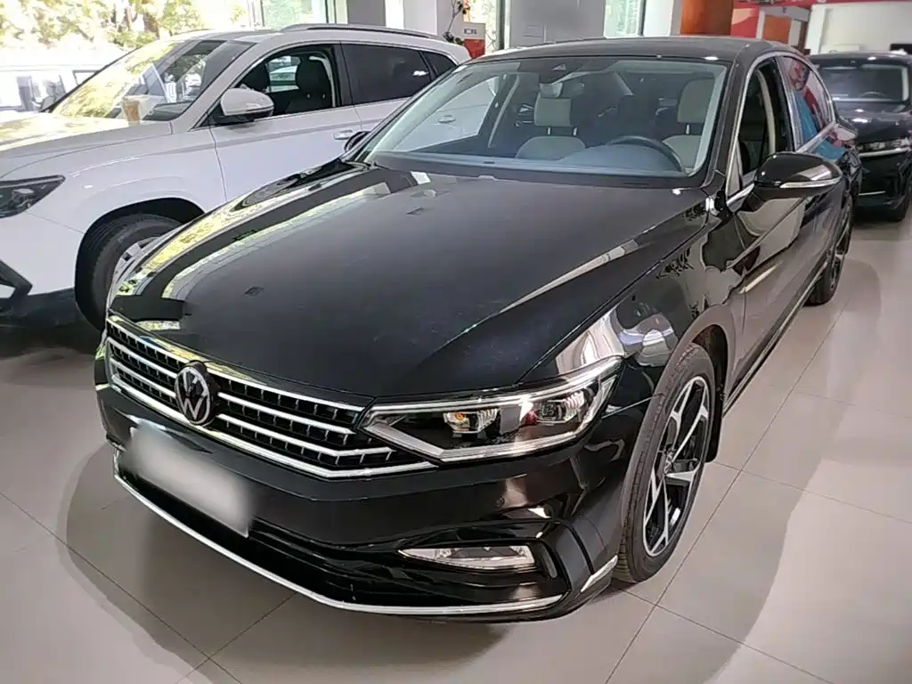 Volkswagen Magotan 2025