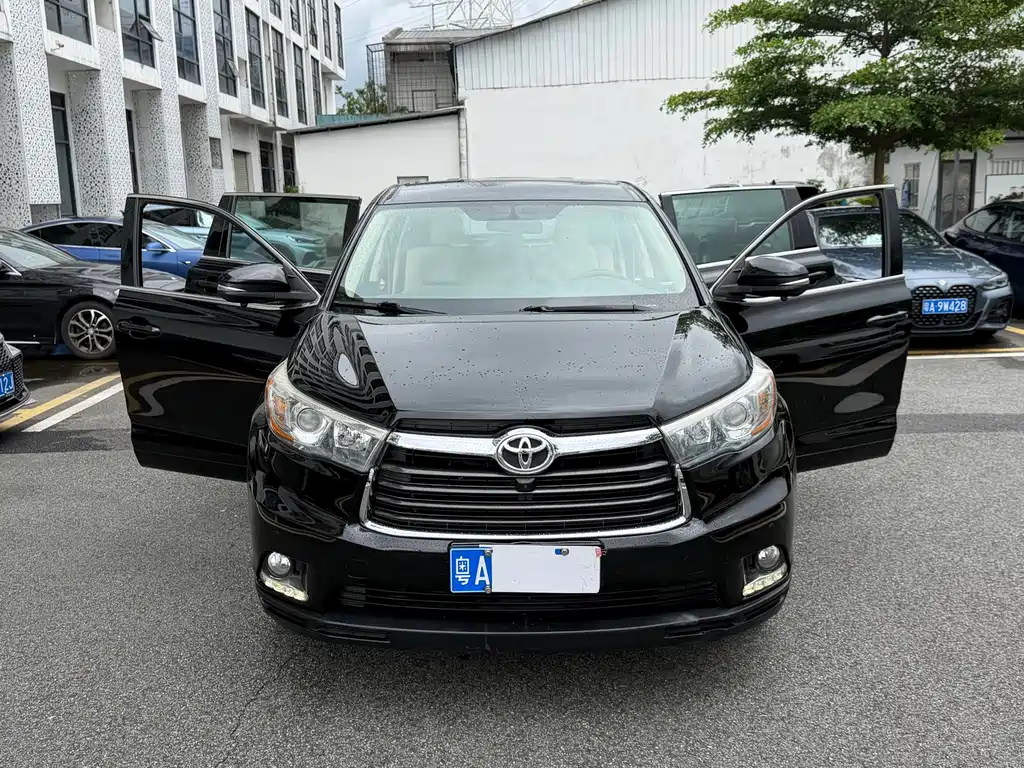 Toyota Highlander 2017 — фото 2