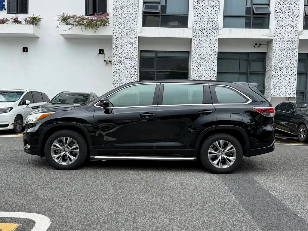 Toyota Highlander 2017 — фото 4