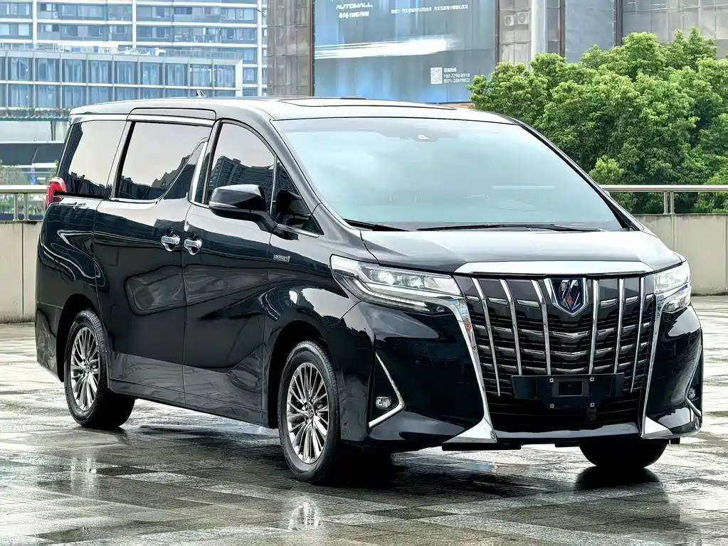 Toyota Alphard 2022 — фото 3
