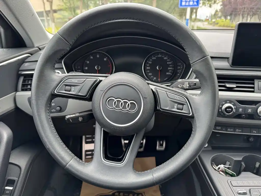 Audi A4L 2019 — фото 23