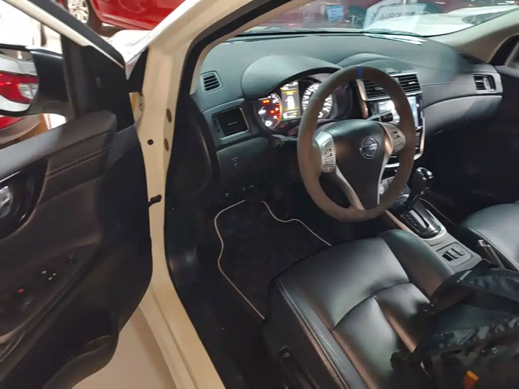Nissan Tiida 2019 — фото 16