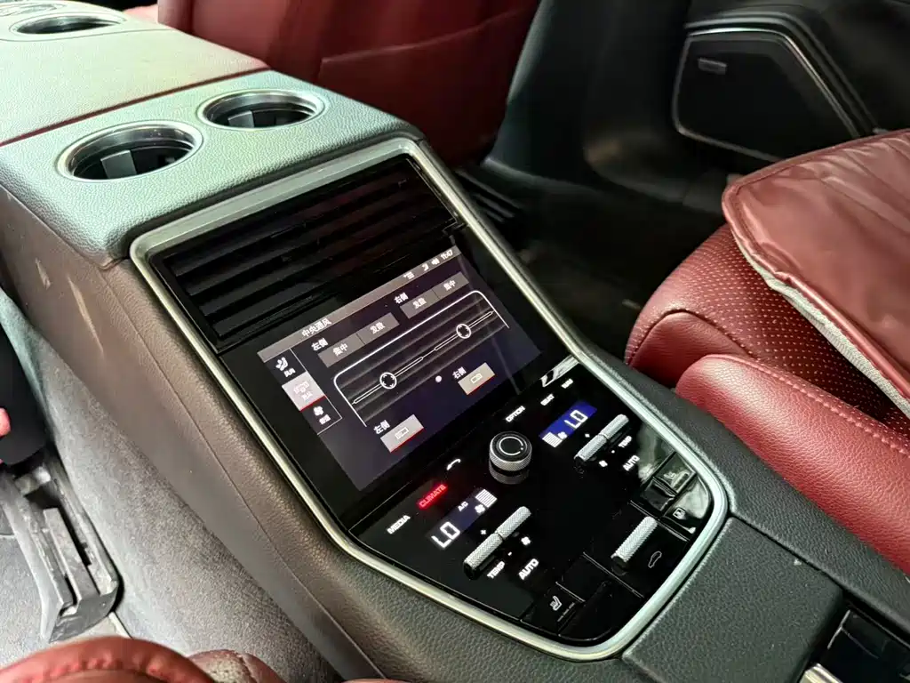 Porsche Panamera 2019 — фото 14