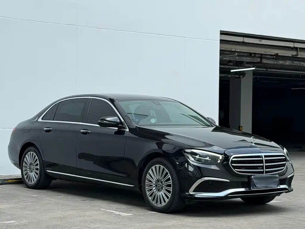 Mercedes-Benz E-Class 2023 — фото 4