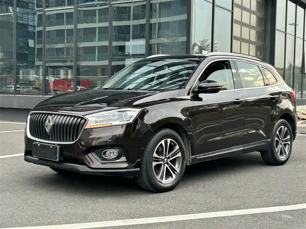 Borgward BX7 2017 — фото 1