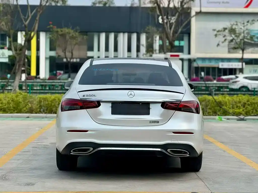 Mercedes-Benz E-Class 2023 — фото 5