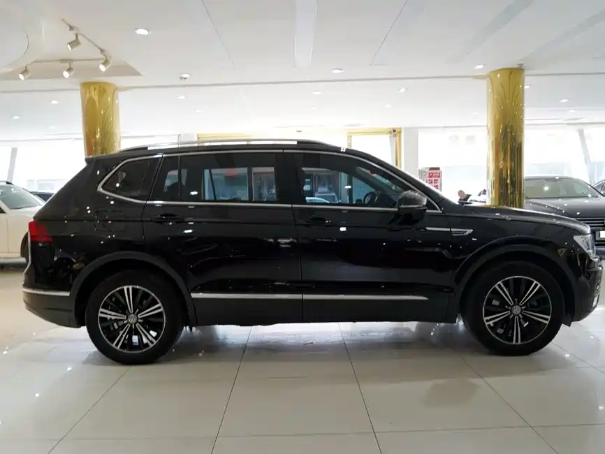 Volkswagen Tiguan L 2020 — фото 15