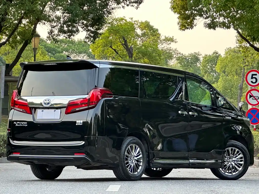Toyota Alphard 2021 — фото 3