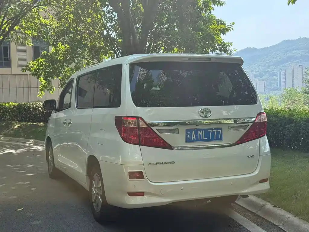 Toyota Alphard 2013 — фото 15