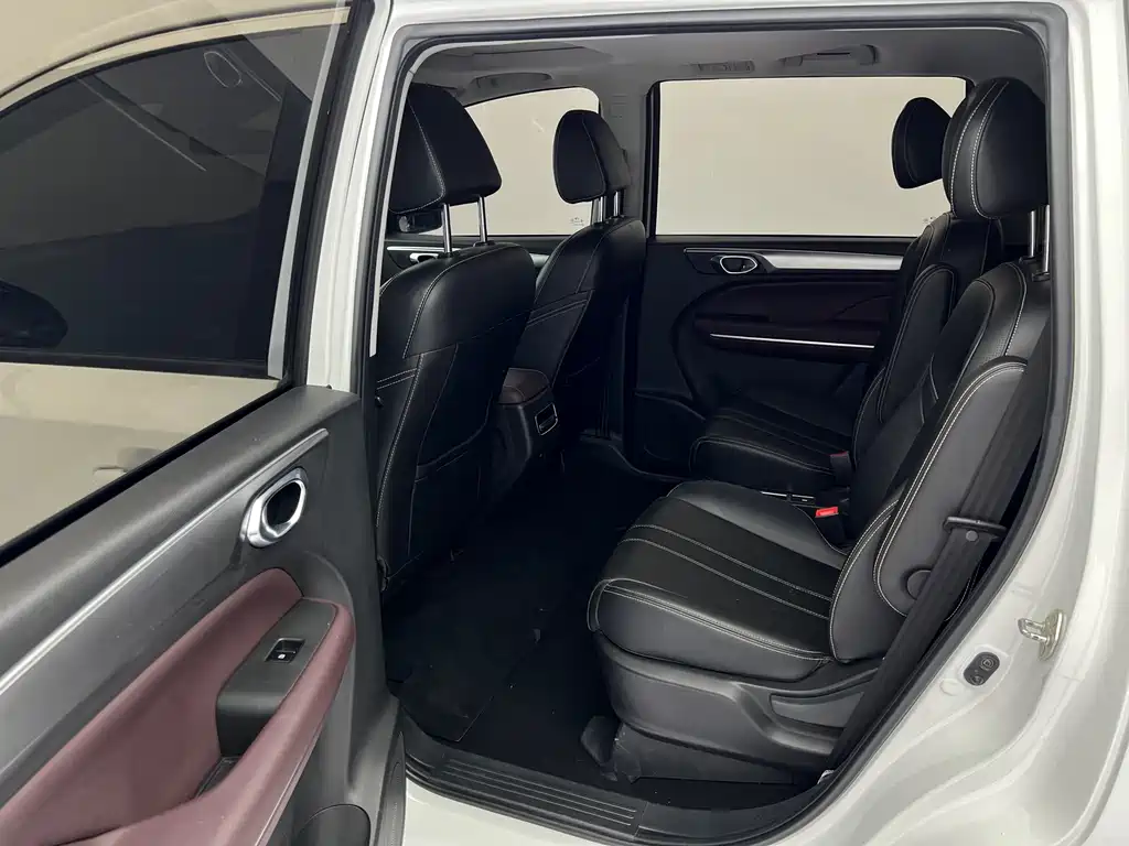 GAC Motor Trumpchi M6 2023 — фото 17
