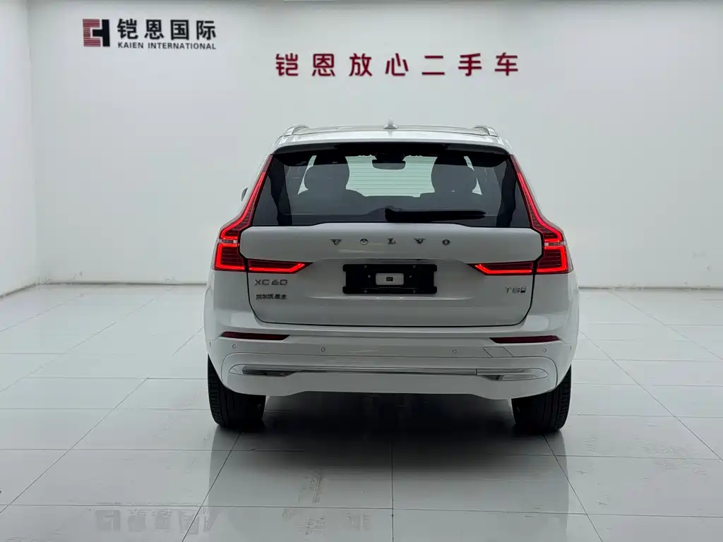 Volvo XC60 PHEV 2025 — фото 12