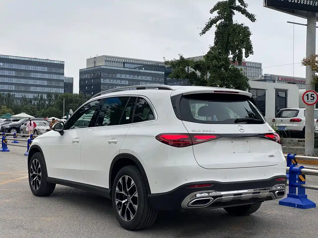 Mercedes-Benz GLC 2023