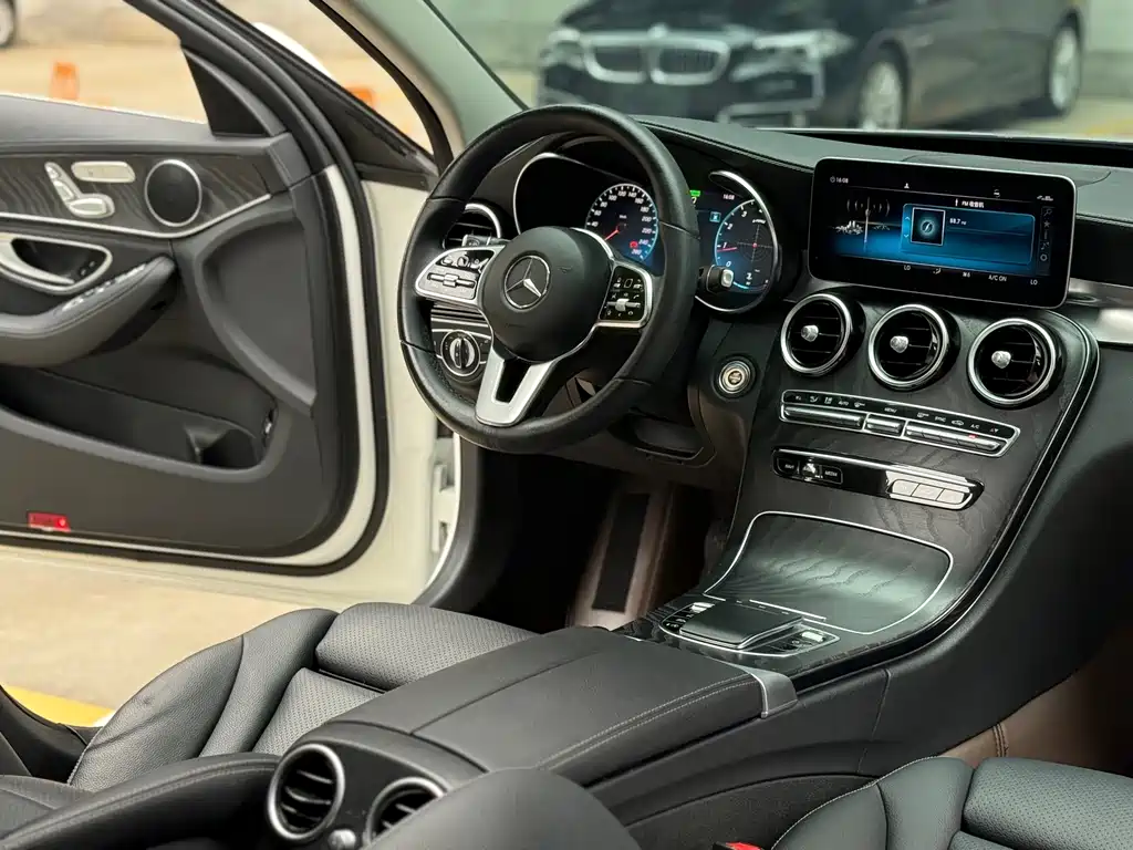 Mercedes-Benz C-Class 2019 — фото 10