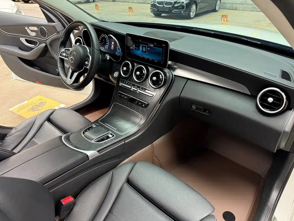 Mercedes-Benz C-Class 2019 — фото 15
