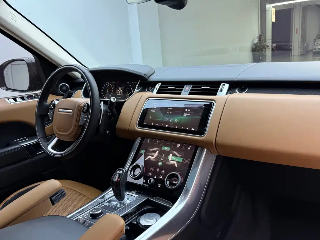 Land Rover Range Rover Sport 2018 — фото 11