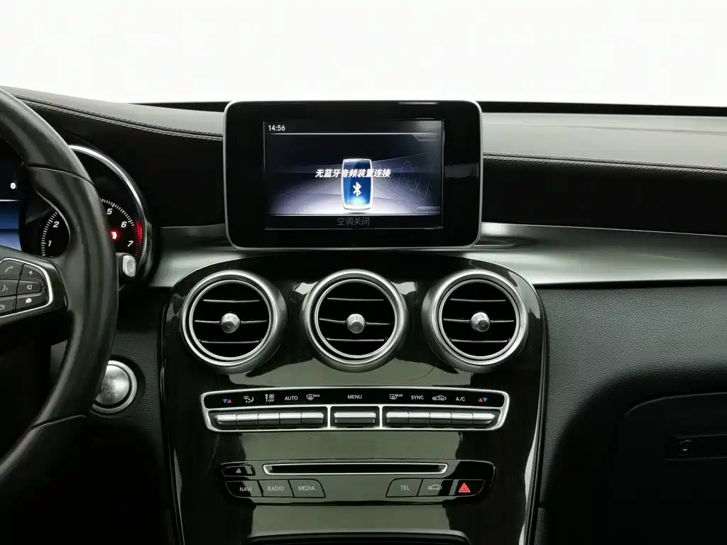 Mercedes-Benz GLC 2018 — фото 12