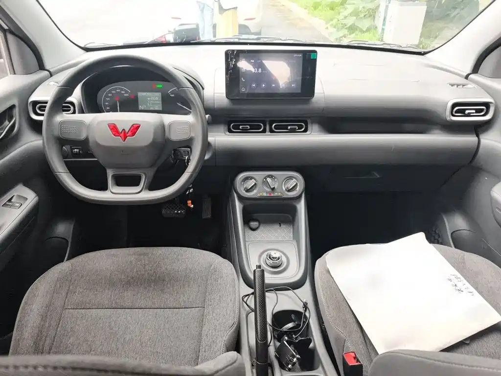 Wuling Hongguang New Energy 2025