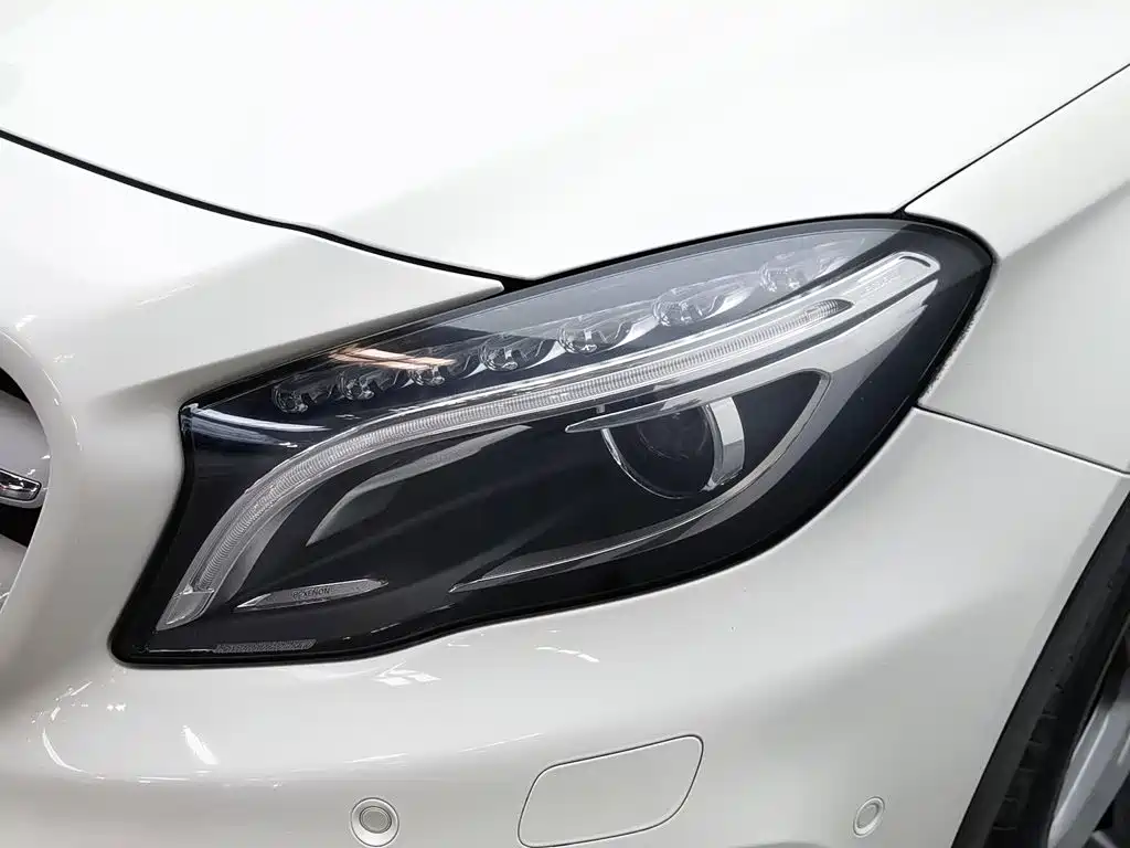 Mercedes-Benz GLA 2015