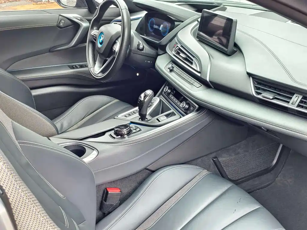 BMW i8 2018 — фото 17