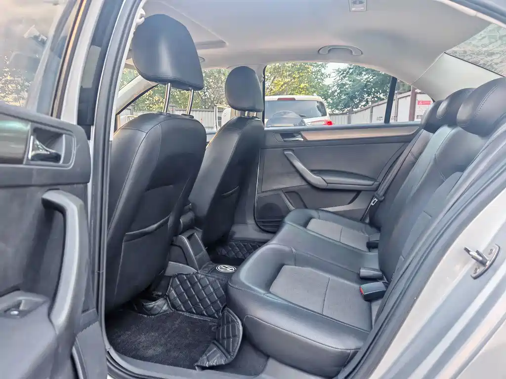 Volkswagen Santana 2015