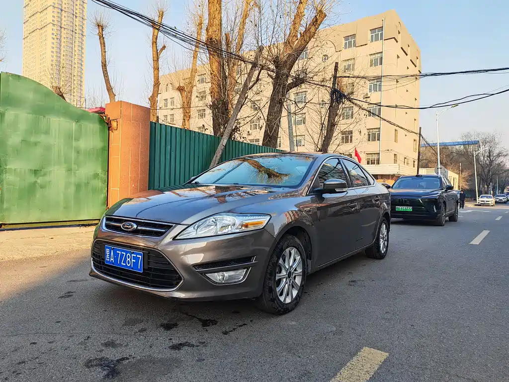 Ford Mondeo 2014 — фото 1
