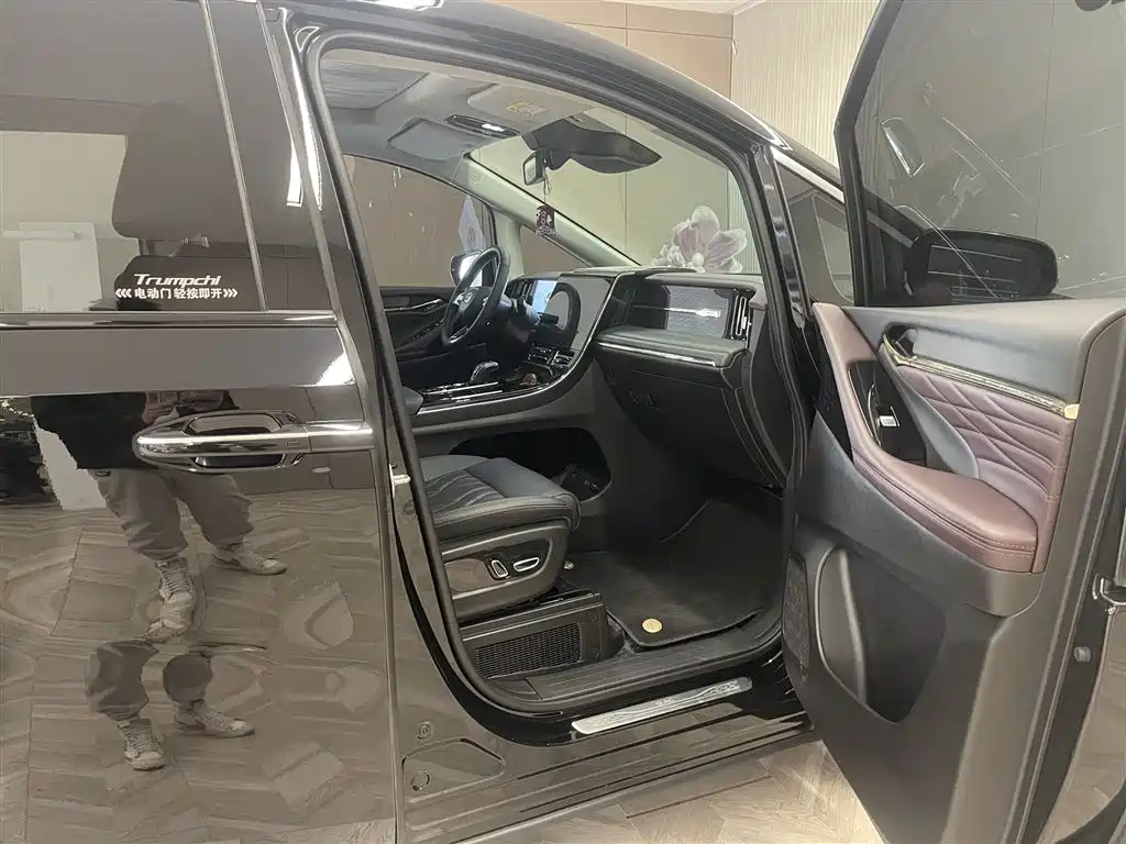 GAC Motor Trumpchi M8 2025 — фото 25