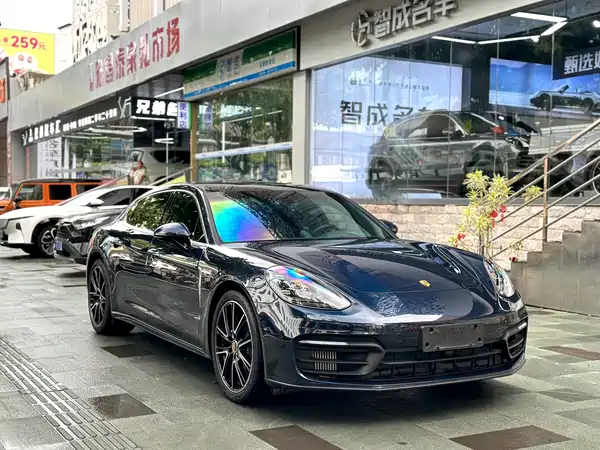 Porsche Panamera 2022