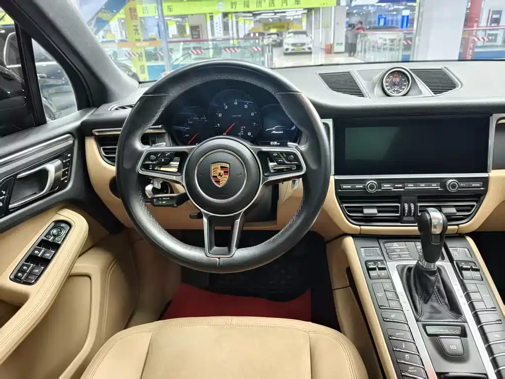 Porsche Macan 2019 — фото 8