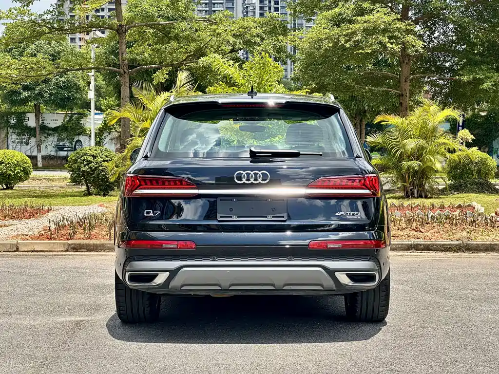 Audi Q7 2024 — фото 6