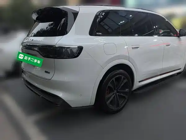 AITO M8 2025