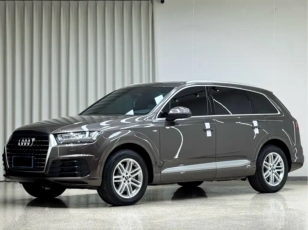 Audi Q7 2019 — фото 1