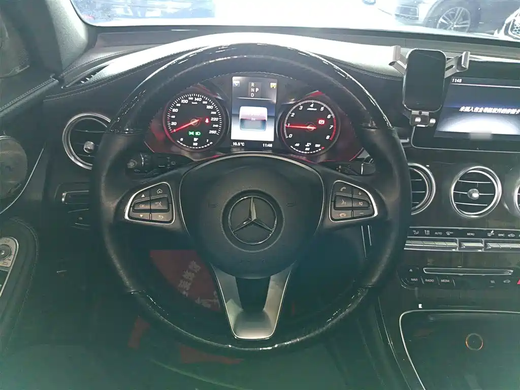 Mercedes-Benz GLC 2016 — фото 11