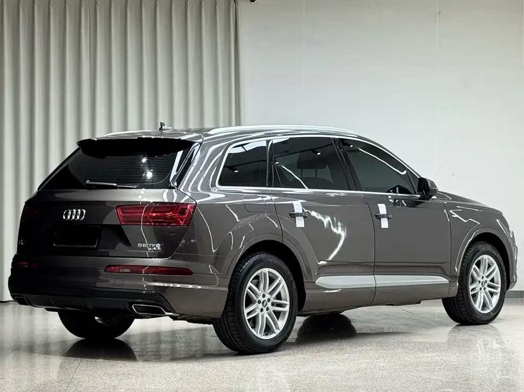Audi Q7 2019 — фото 6