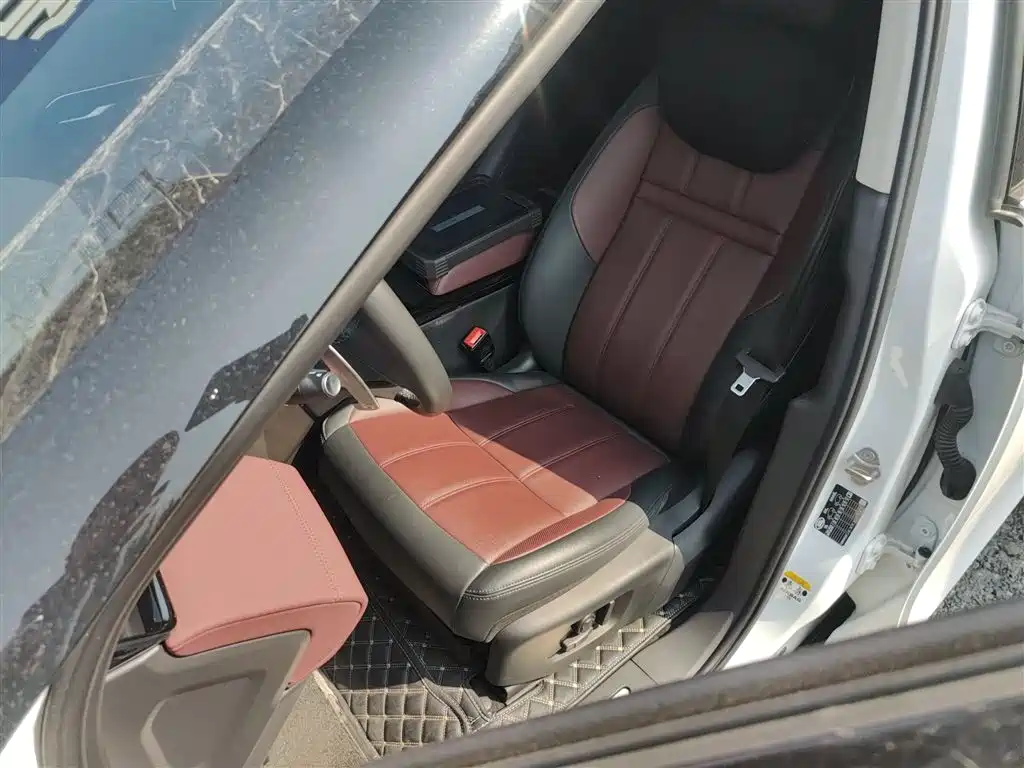 Land Rover Evoque 2024 — фото 11