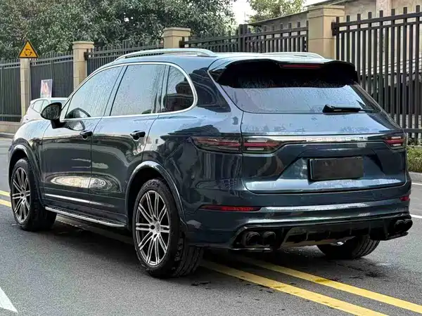 Porsche Cayenne 2011