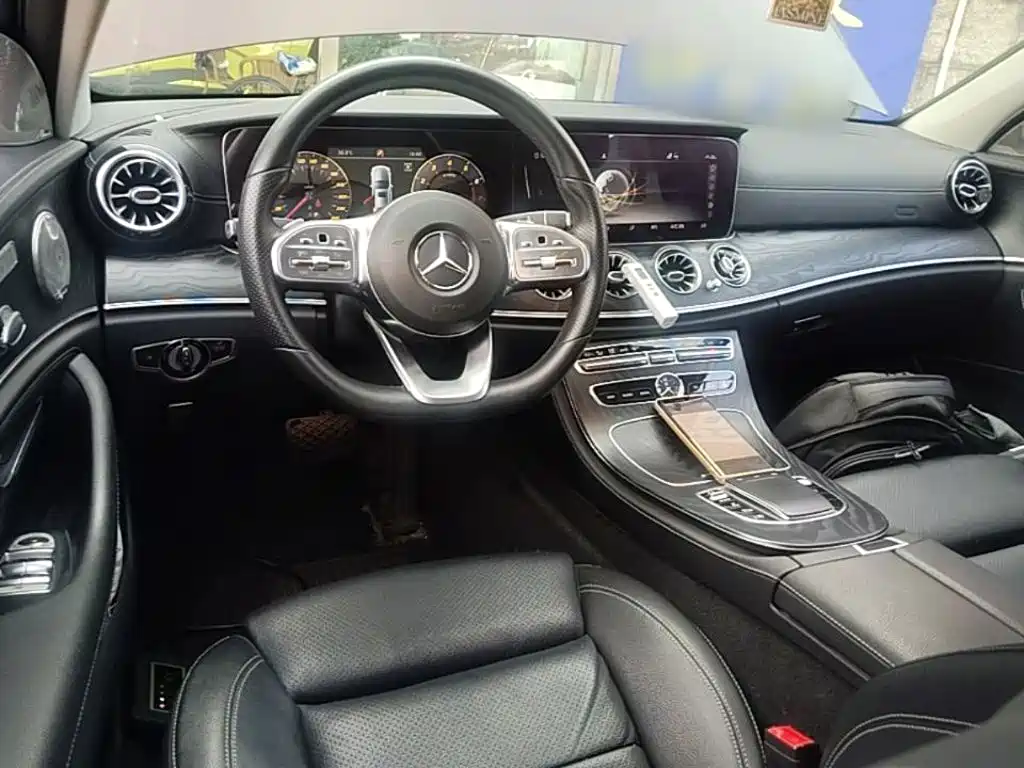 Mercedes-Benz E-Class 2019 — фото 10