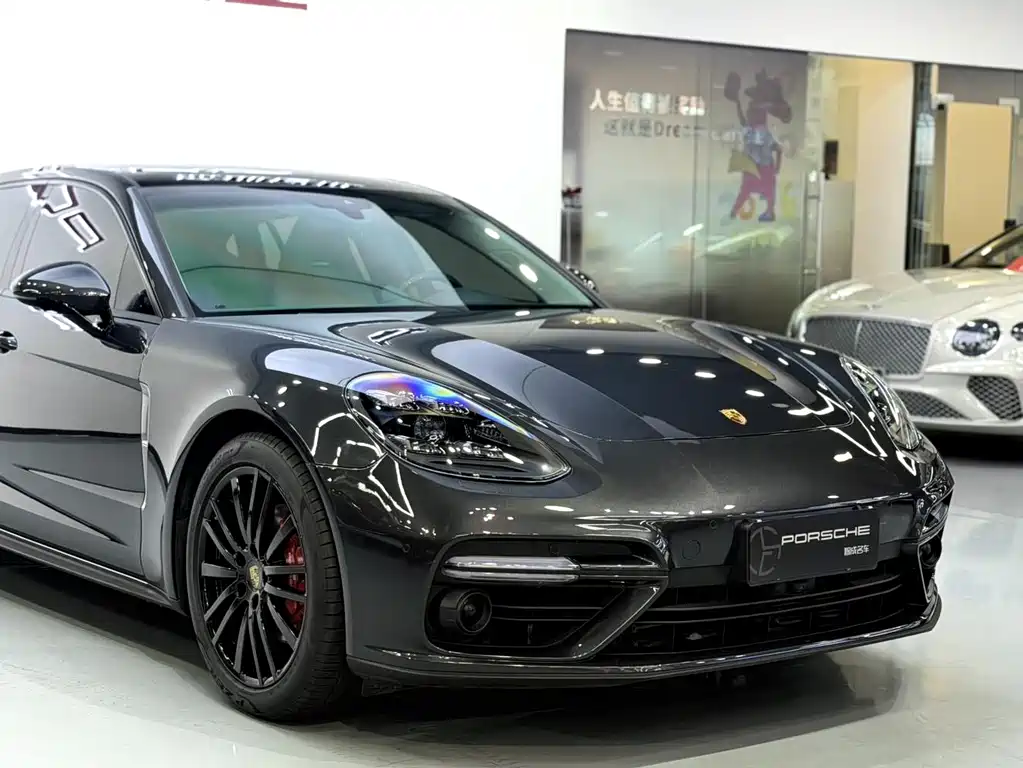 Porsche Panamera 2018 — фото 13