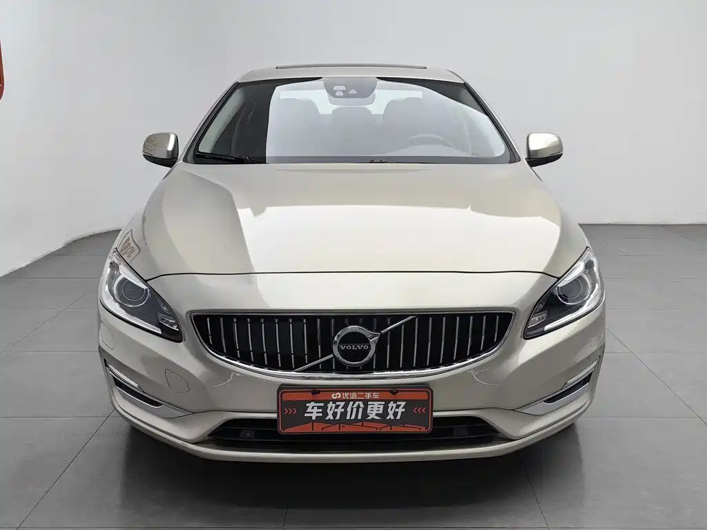 Volvo S60 2019 — фото 3