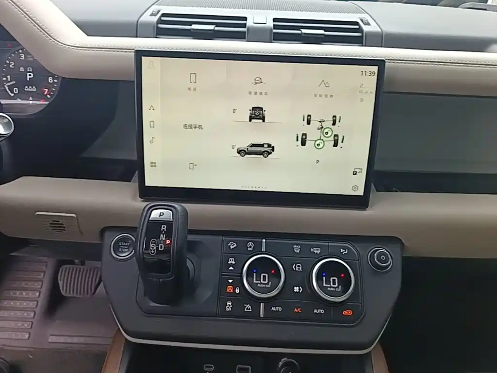 Land Rover Defender 2021 — фото 18