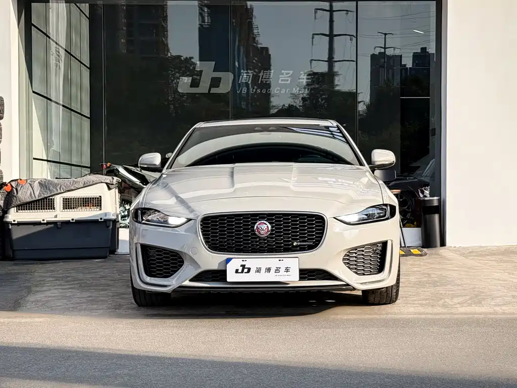 Jaguar XEL 2020 — фото 2