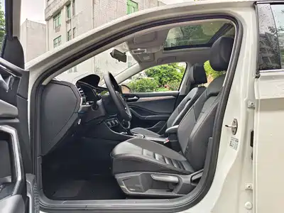 Volkswagen Sagitar 2022