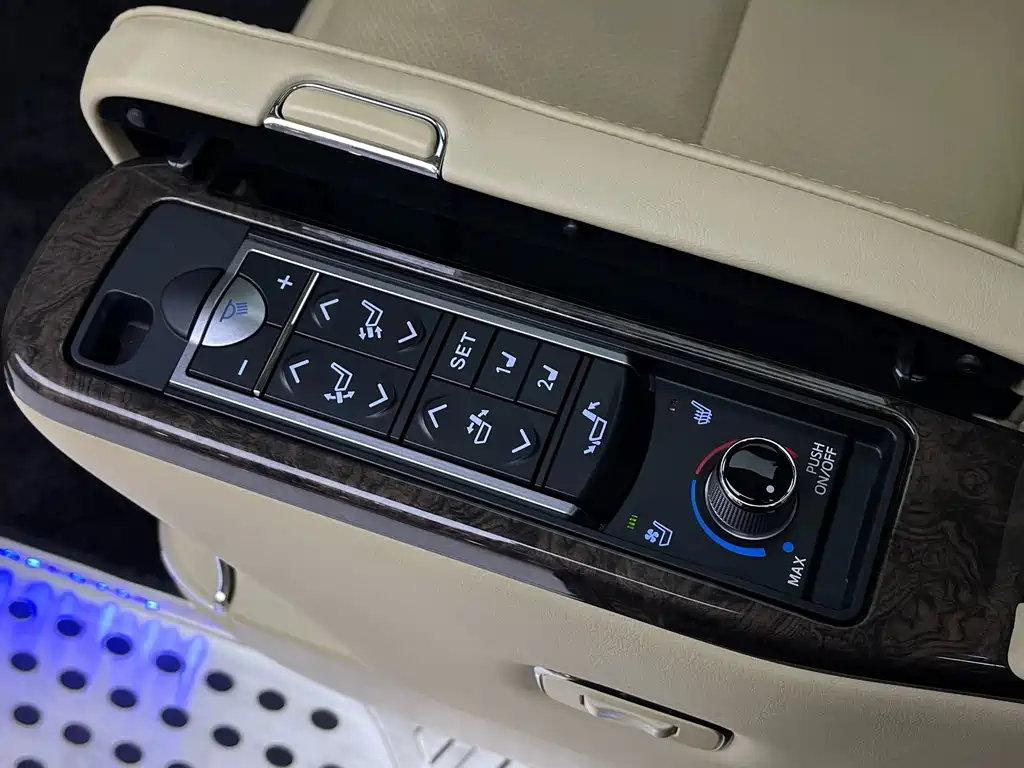Toyota Alphard 2021 — фото 9