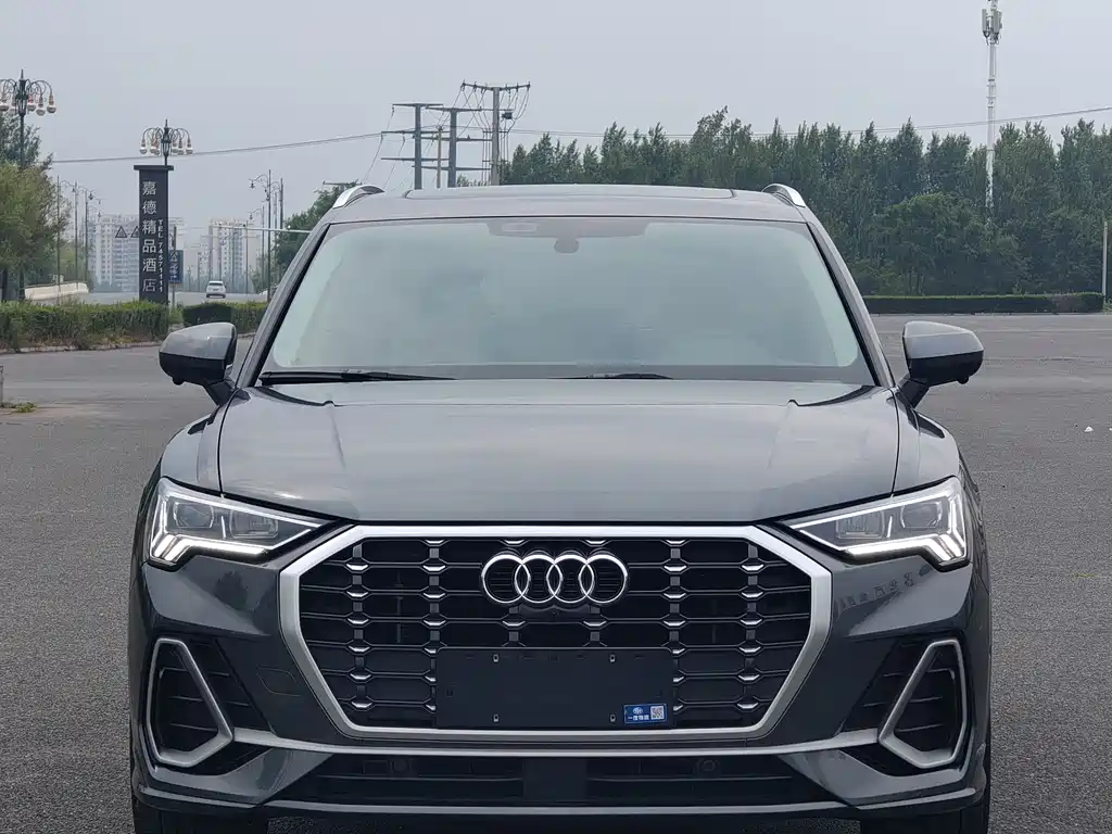 Audi Q3 2022 — фото 2