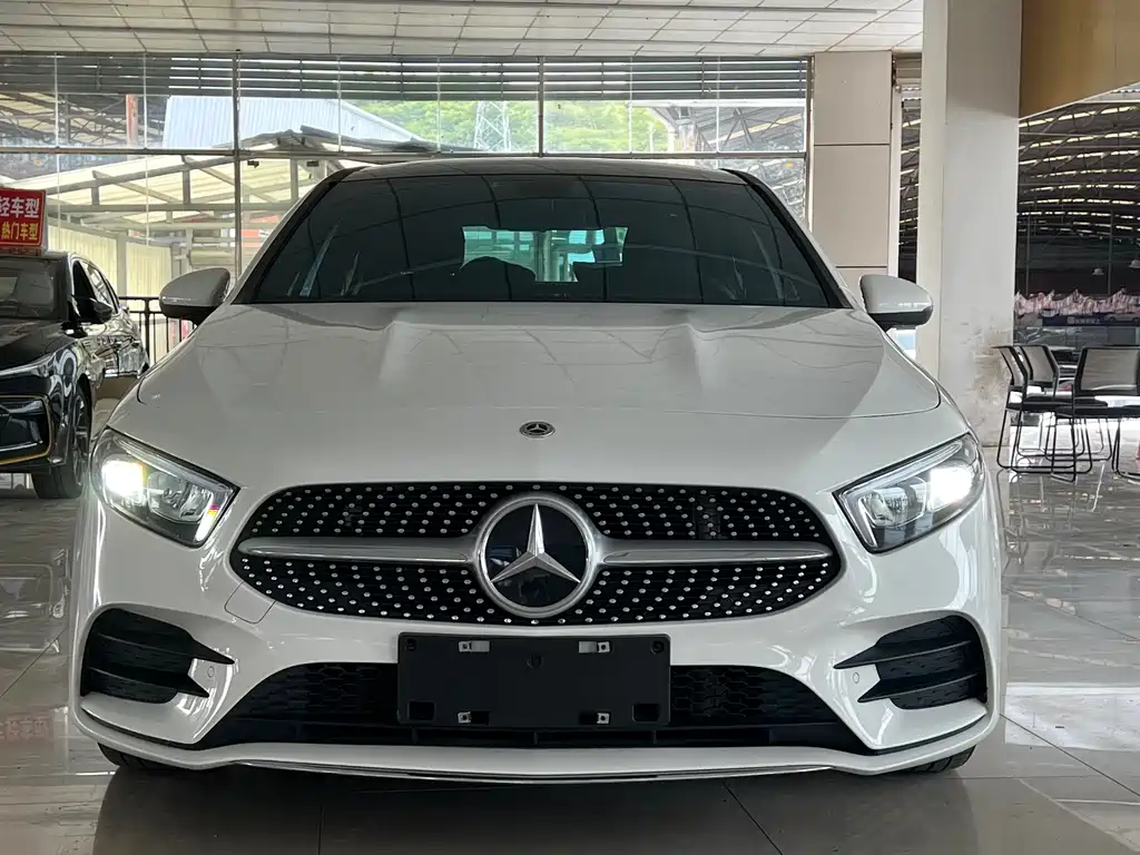Mercedes-Benz A-Class 2021 — фото 2