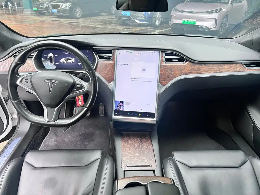 Tesla Model S 2018 — фото 9